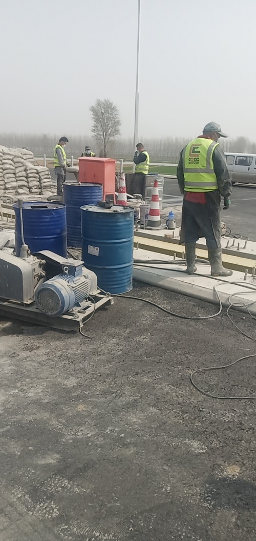 浦东公路路基回填土压密注浆